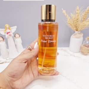 بادی اسپلش 250 ml شاین دار ویکتوریا سکرت مدل Amber Romance اورجینال