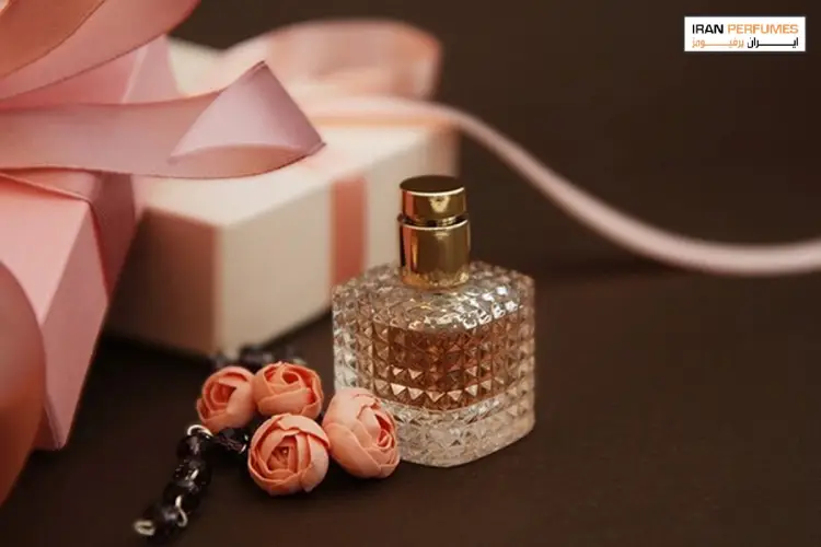عطر زنانه با پخش بوی باورنکردنی: جذابیت همیشگی