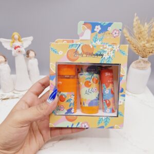 پک 3 تایی بادی اسپلش و لوسیون و عطر قلمی فوق العاده خوشبو و ماندگار برند پینک این سویت کد 2773